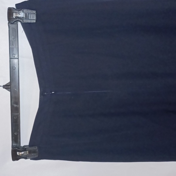 Authentic Armani Collezioni black skirt, 6, front slit, back zip - Picture 5 of 6